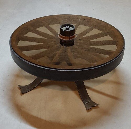 Saloon Wagenrad Tisch