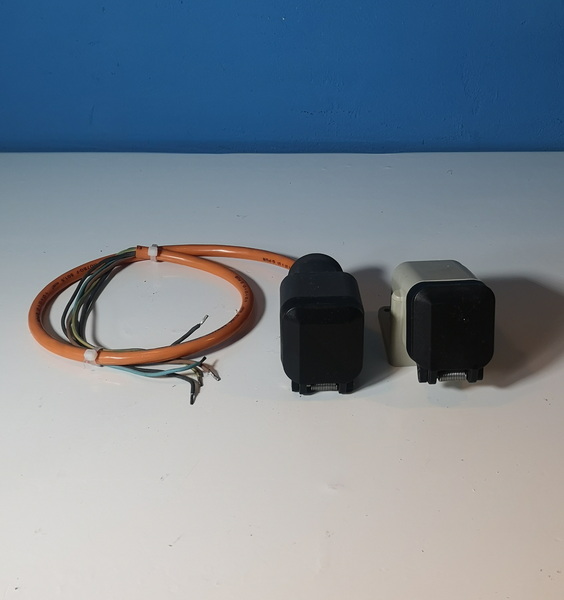 IMG_20250525_180435 Industriesteckdose und Kabel 15/500